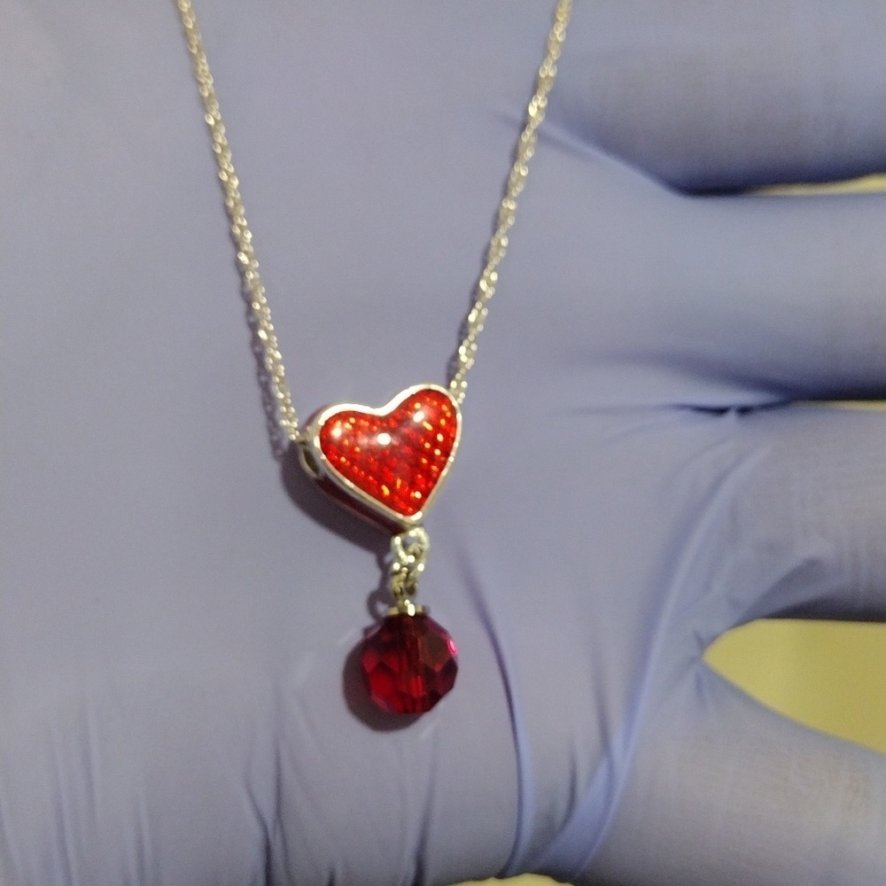 Red Quilted Heart Swarovski Crystal Pendant Necklace – Sterling Silver 0.925 Ovl - Picture 8 of 9